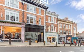 Studio 3, Top Floor Town Centre Apartment